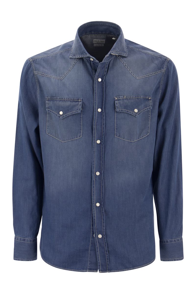 Easy fit shirt in light denim with press studs - VOGUERINI