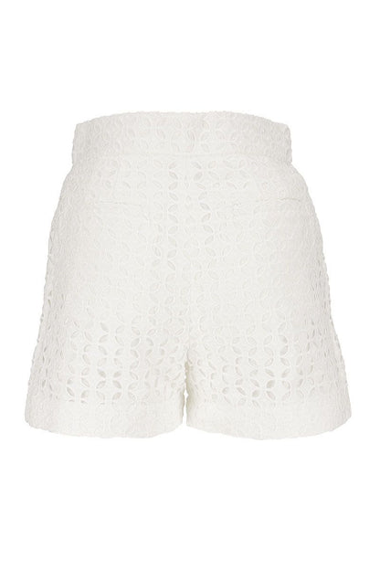 Eyelet Pleated Shorts - VOGUERINI