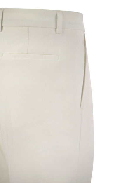 Leisure fit linen trousers with darts