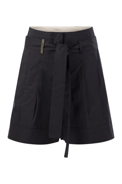 Short with pleats and stretch cotton