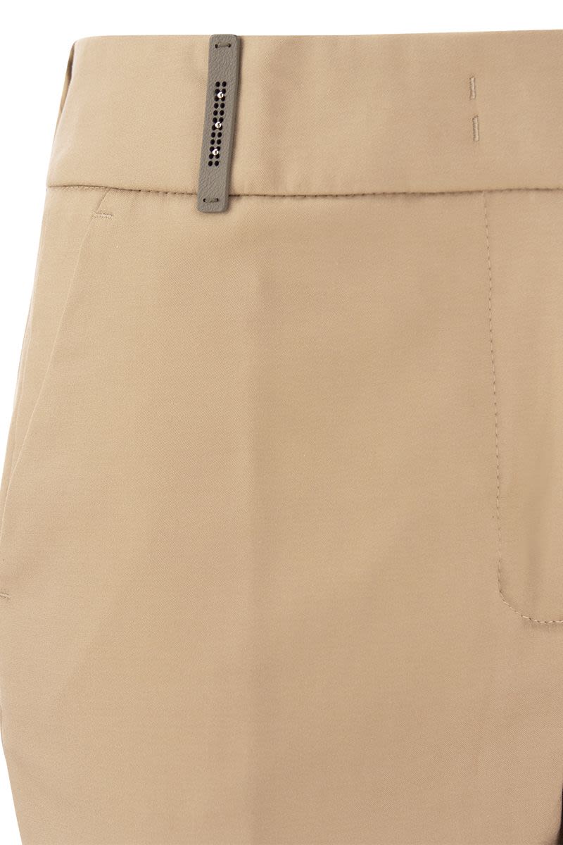 Iconic Fit trousers in comfort cotton satin - VOGUERINI