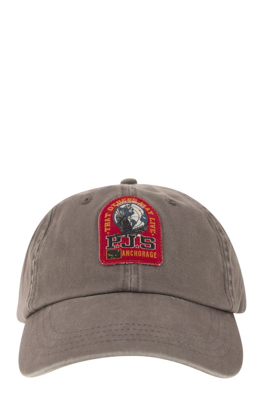 Hat with front patch - VOGUERINI