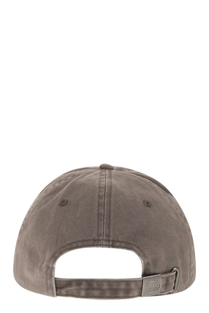 Hat with front patch - VOGUERINI