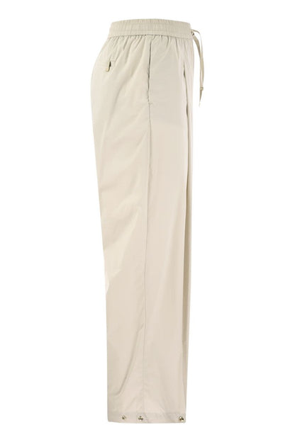 Light stretch nylon trousers