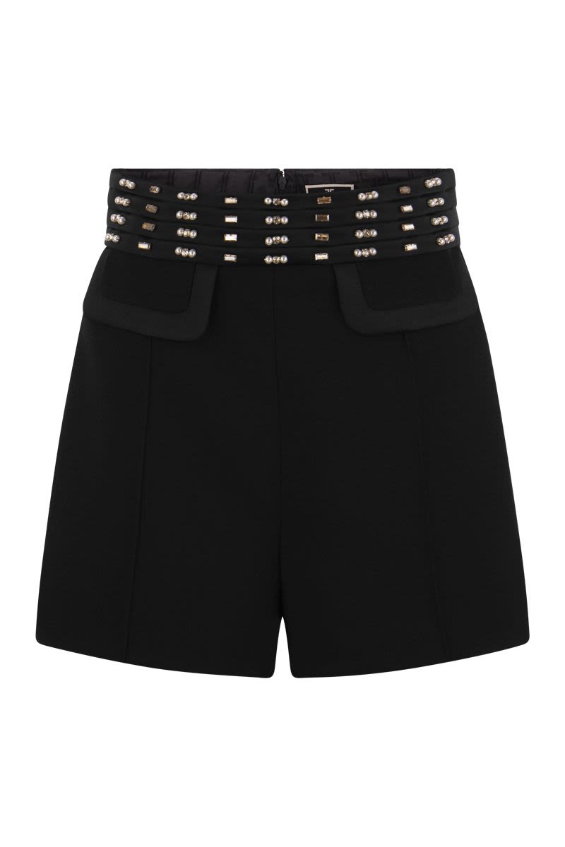 Crepe shorts with embroidered high waistband - VOGUERINI