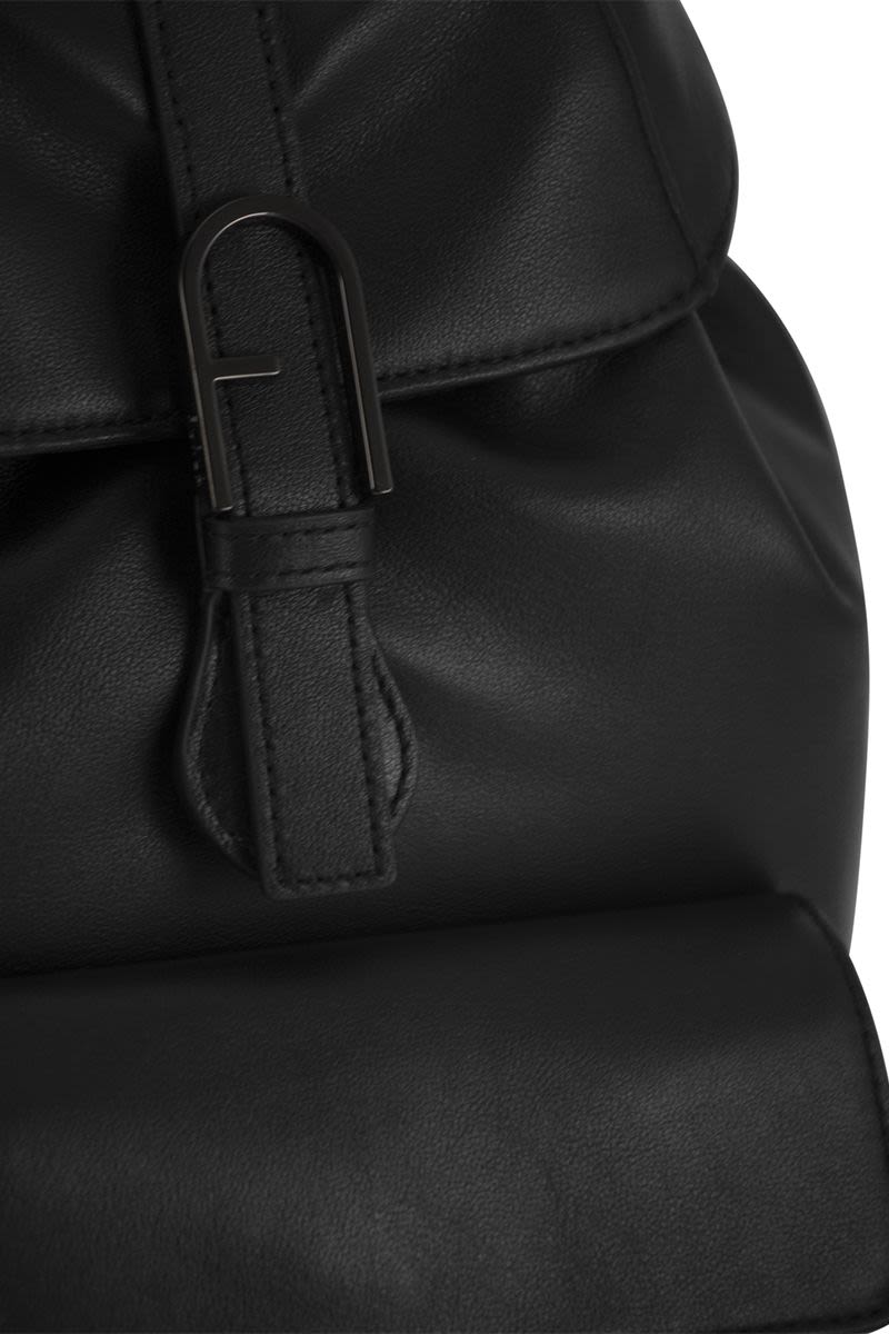 FLOW - Leather backpack - VOGUERINI