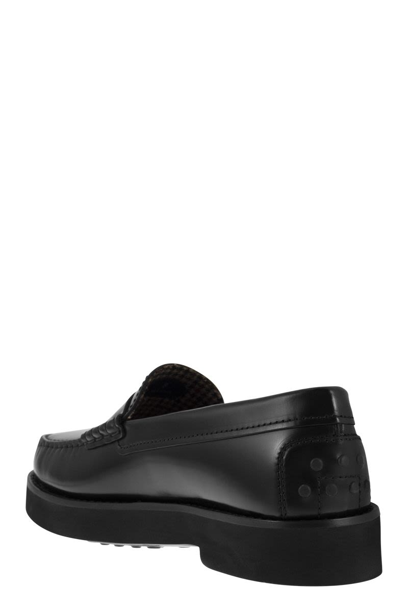 Leather moccasin with rubber bottom - VOGUERINI