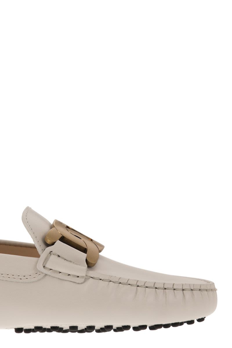 Moccasin with metal chain - VOGUERINI