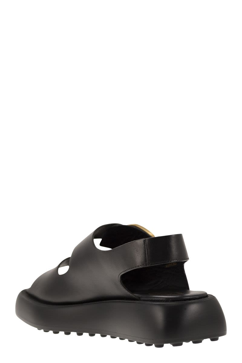 Leather sandal with buckles - VOGUERINI