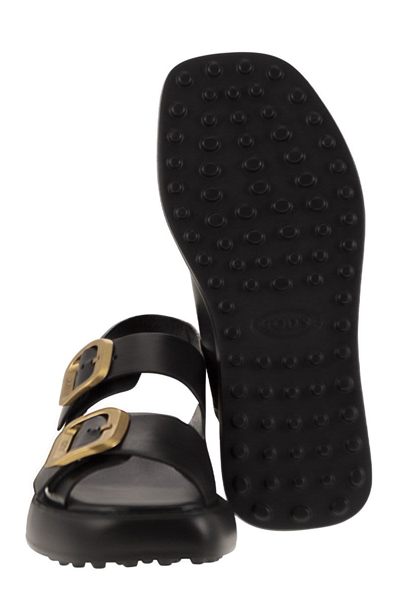 Leather sandal with buckles - VOGUERINI