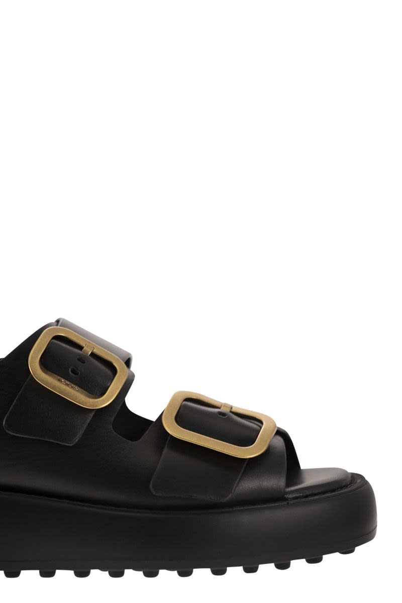 Leather sandal with buckles - VOGUERINI